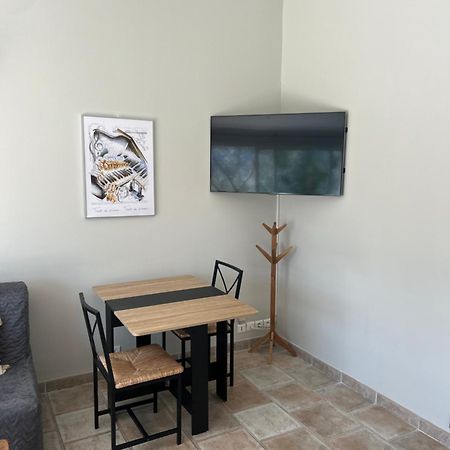 Gite La Maison Dans L'Olivette Oraison Esterno foto